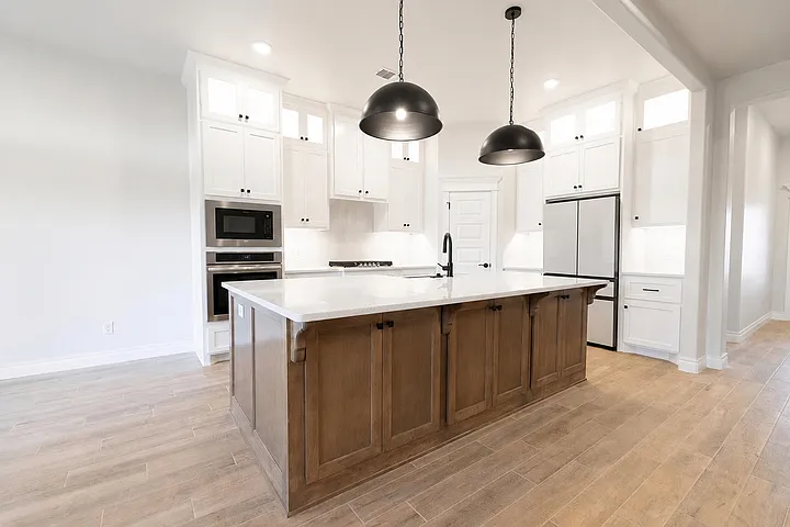 8309 Mountain Oak Dr — Photo 1