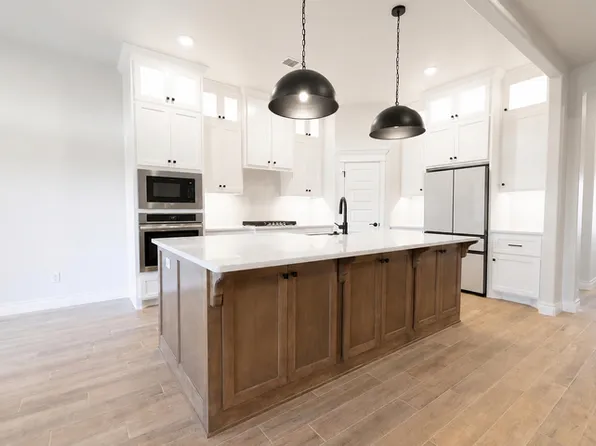 8309 Mountain Oak Dr, Edmond, OK 73034