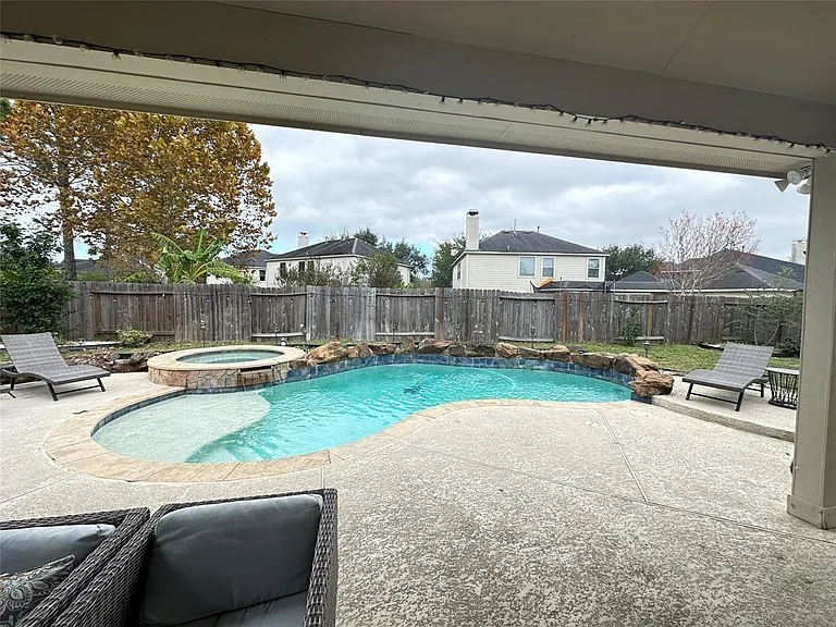 1526 Waterside Village Dr — Photo 14