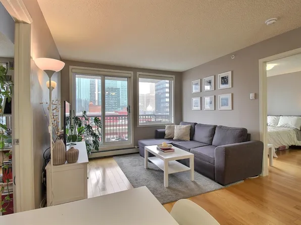 10180 104th St NW #803, Edmonton, AB T5J 1A7