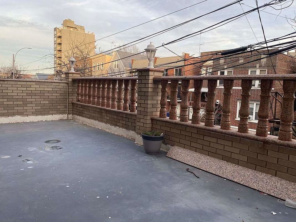 1st image of 25-54 Crescent St #2T