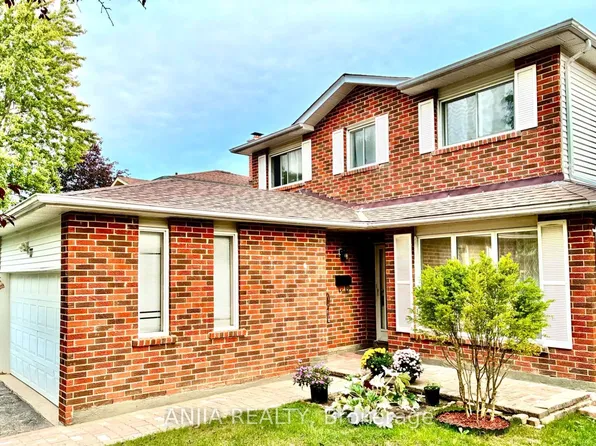 77 Royal Palm Dr, Brampton, ON L6Z 1P2