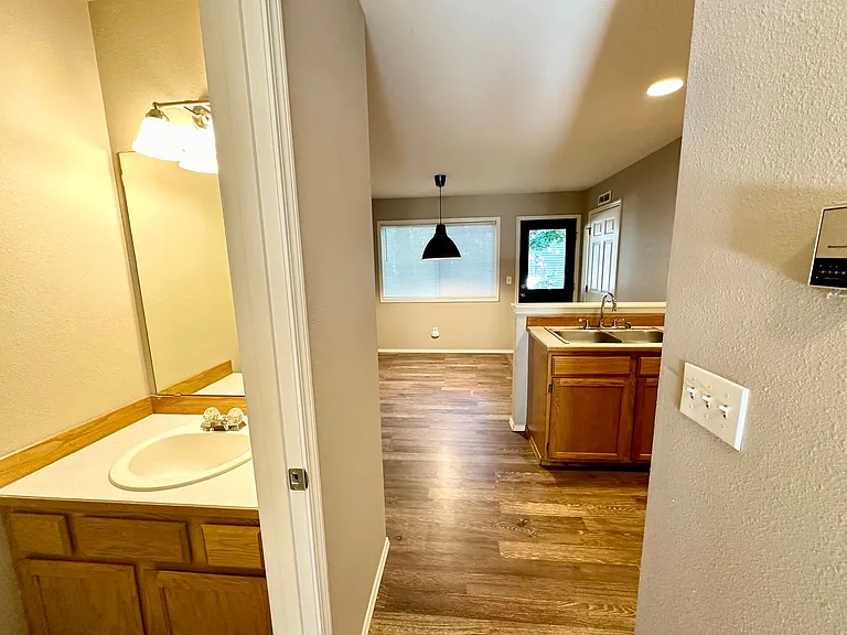 209 E 18th Ave #27 — Photo 12