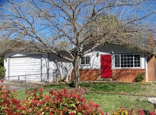 2823 Robert Ct, Redding, CA 96002