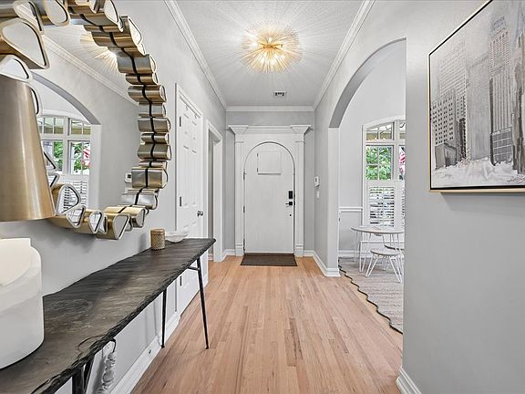5th image of 1409 E 35th Pl