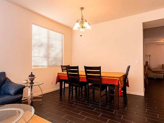 05_DiningRoom