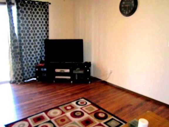 5th image of 4720 SE 42nd St