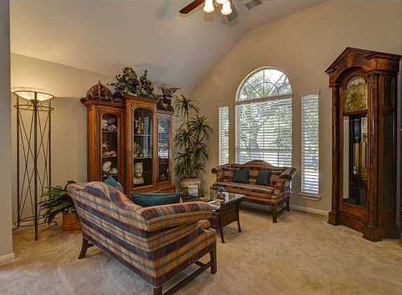 4th image of 3730 Newland Dr
