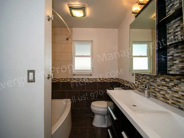 121 Buckingham St — Photo 16