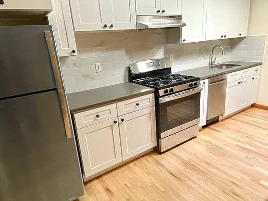 Rented by Paley Management | media 27