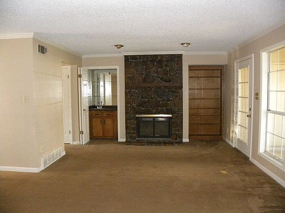 3769 Fern Ridge Rd, Memphis, TN 38115