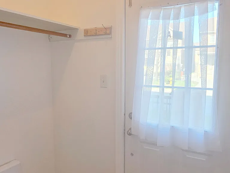 9699 Jane St #13 — Photo 37