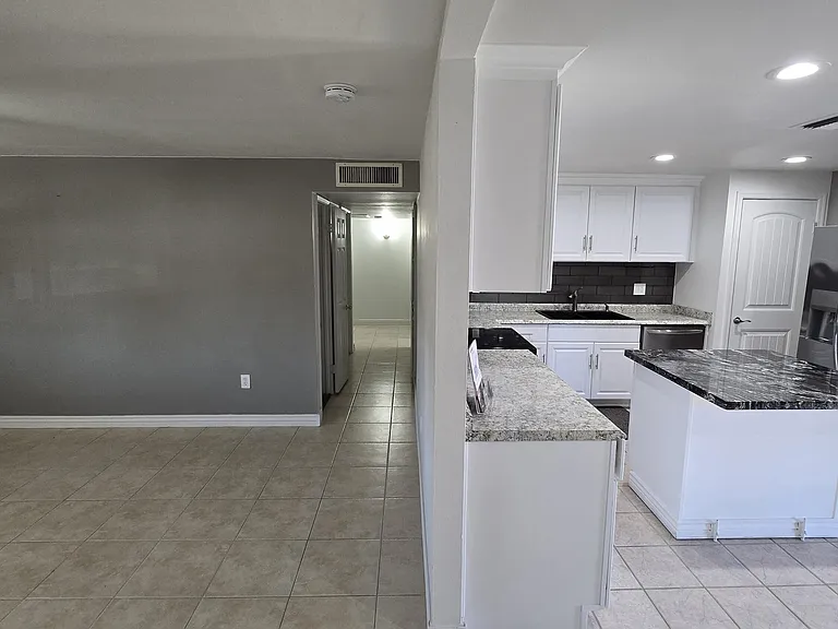14002 N 37th Pl — Photo 18
