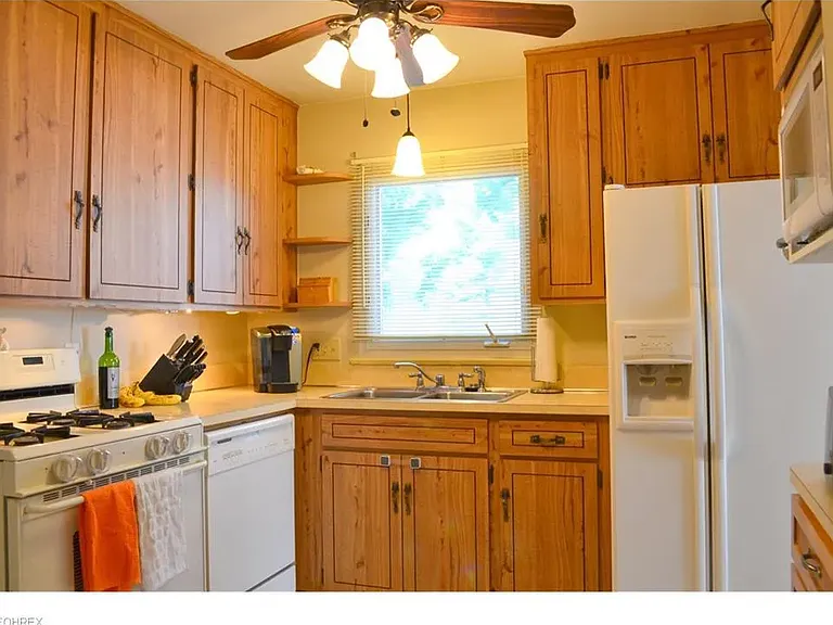 510 Lake Forest Dr — Photo 15