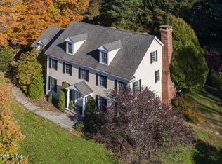 42 Brodwood Dr, Stamford, CT 06902