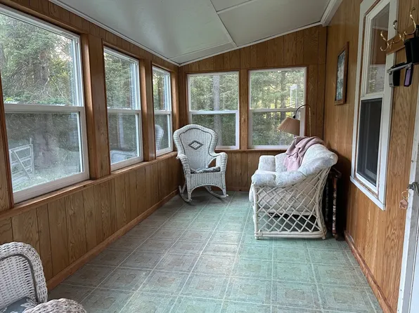 26 Bear Hill Rd, Hinsdale, MA 01235