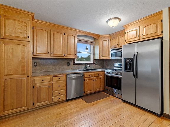 2nd image of 47 Butternut Dr