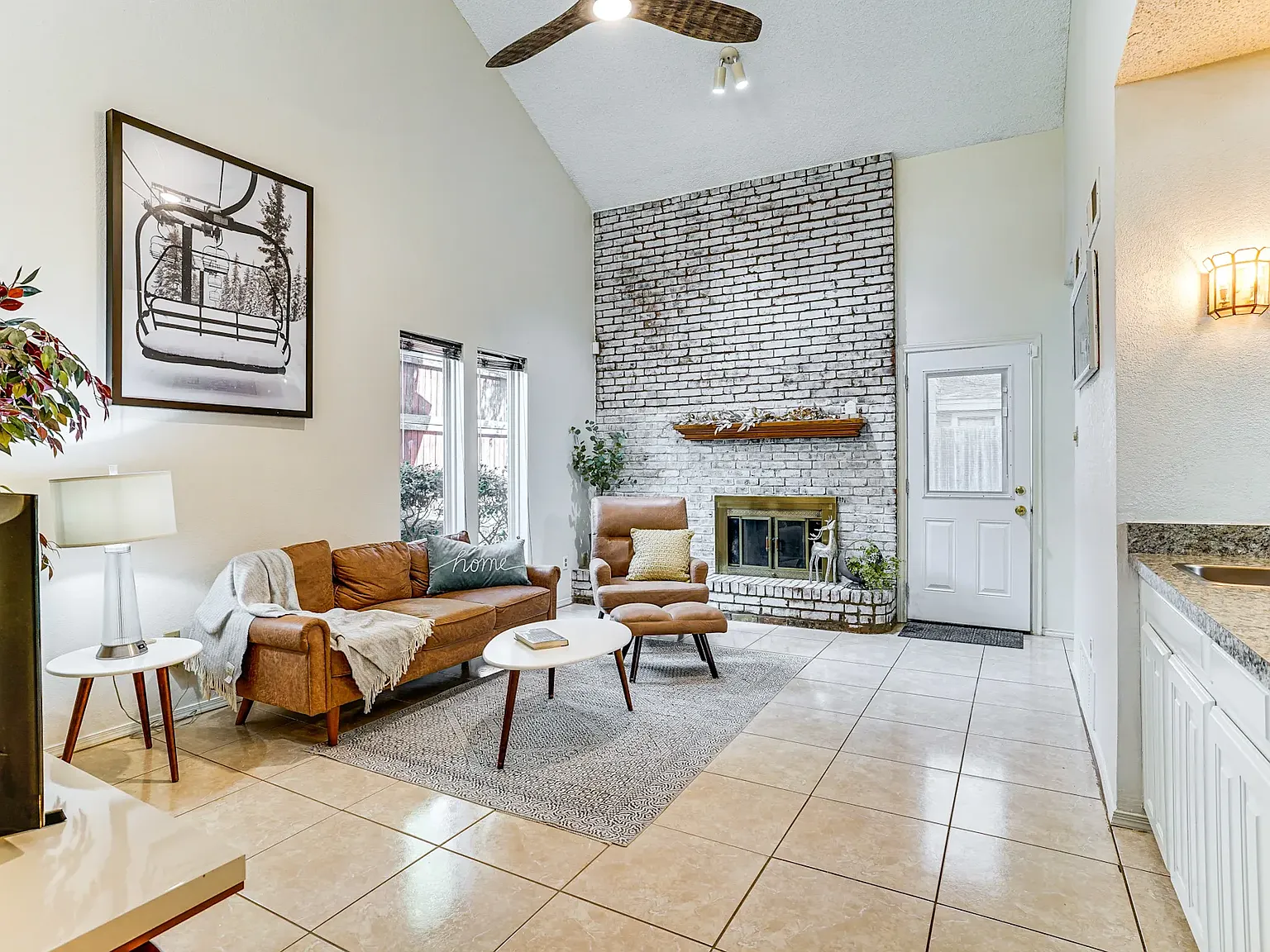 1441 Palmnold Cir W — Photo 3