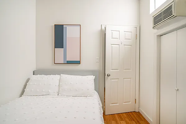 Rented by MyNyHousing | media 19