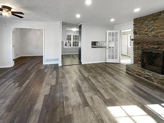 3rd image of 571 Hidden Hills Ct
