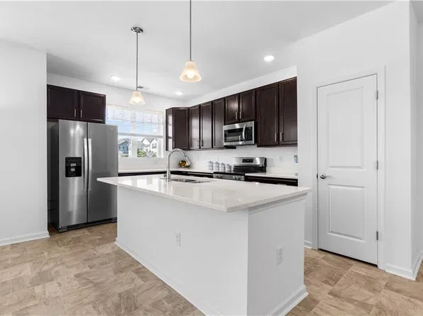 1736 Vankar Dr #108, Virginia Beach, VA 23456