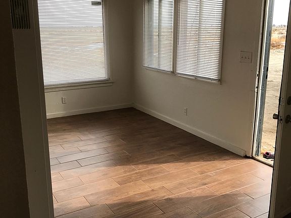 2nd image of 551 E Avenue G4