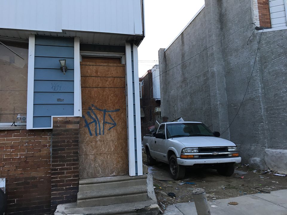2nd image of 3410 Crystal St