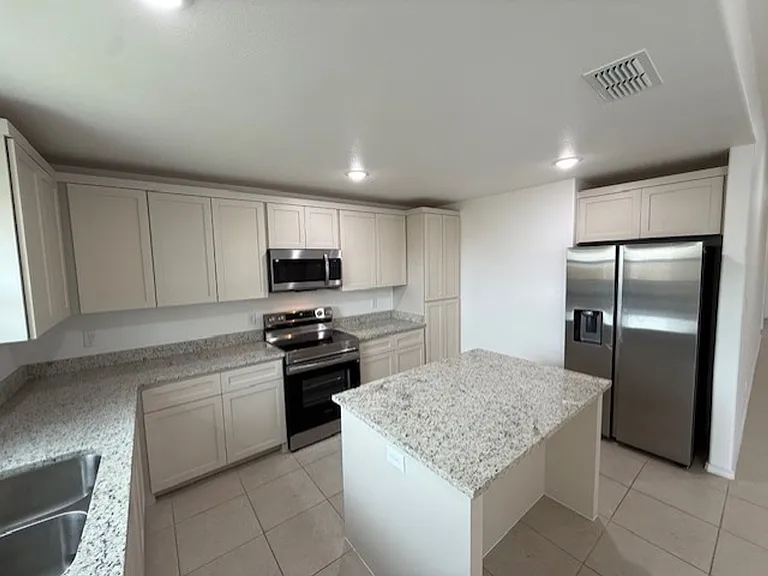 3510 Pascual De Leon Dr — Photo 7