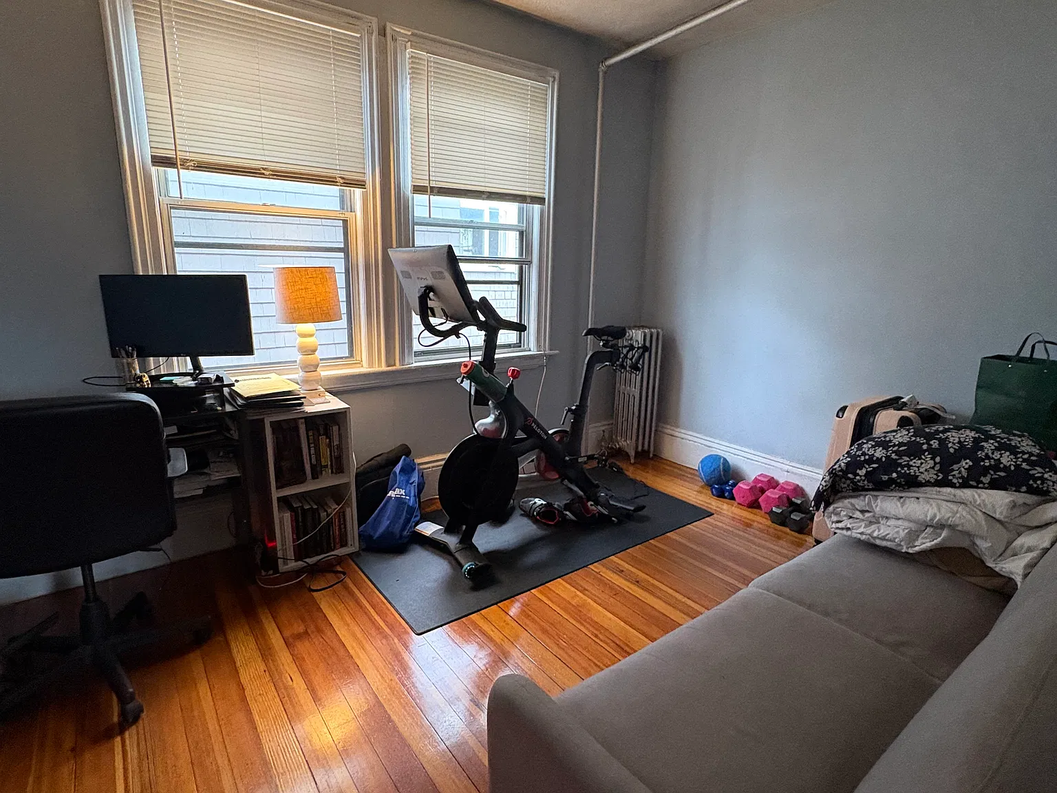 2 bed, 700 sqft, $3,300 — Photo 2