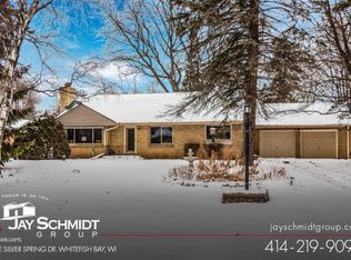 214 W Mall Rd, Glendale, WI 53217