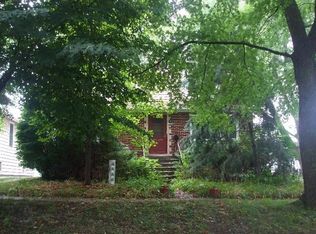 224 N Warwick Ave, Westmont, IL 60559