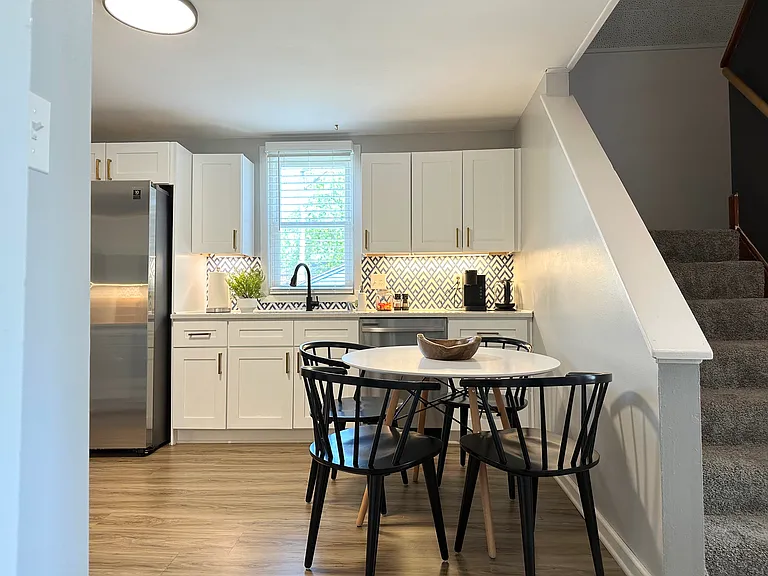 2468 N Wauwatosa Ave — Photo 9