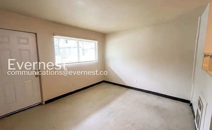 413 N Hawthorne St #B — Photo 6
