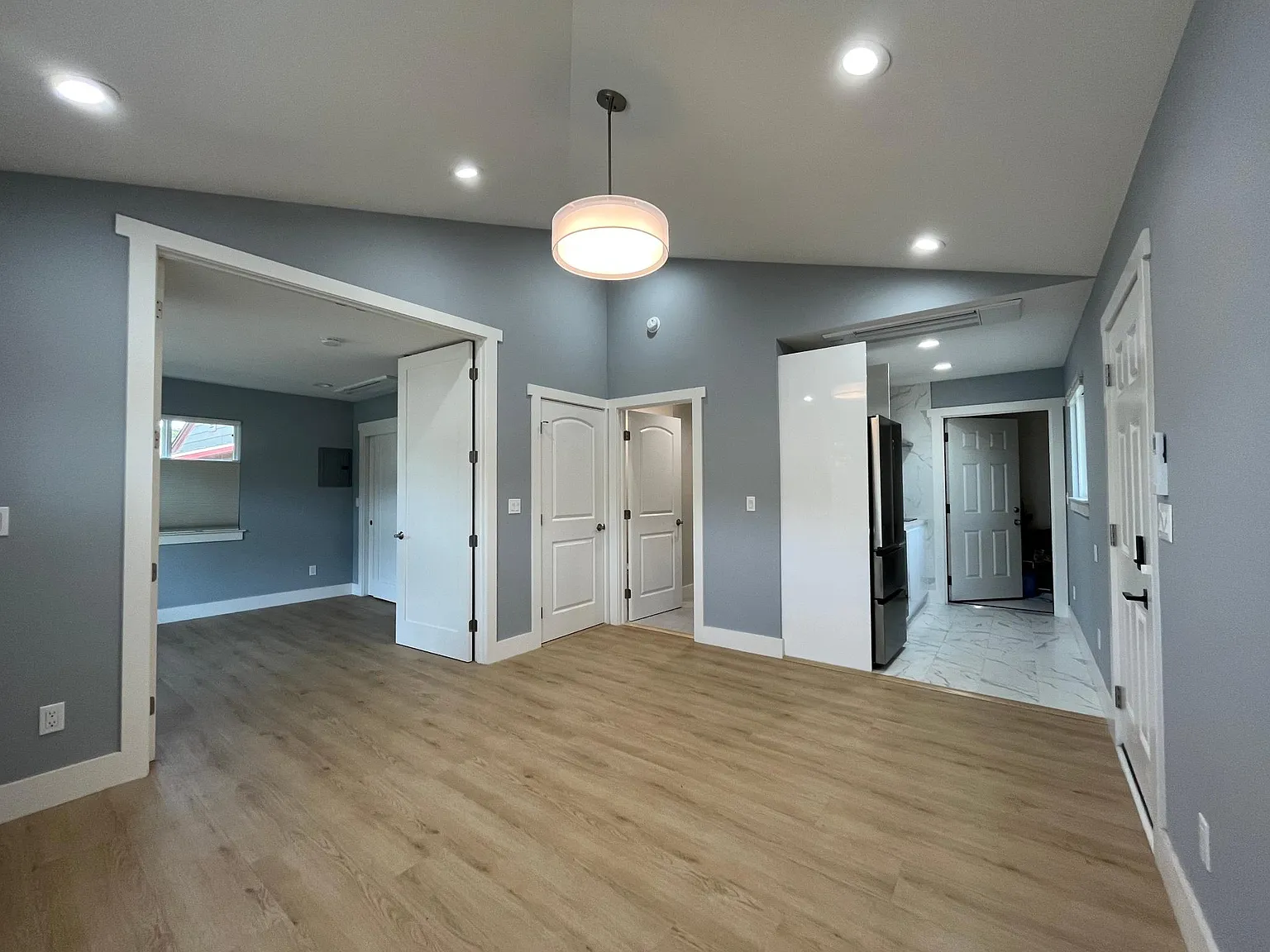 1 bed, 460 sqft, $3,200 — Photo 3