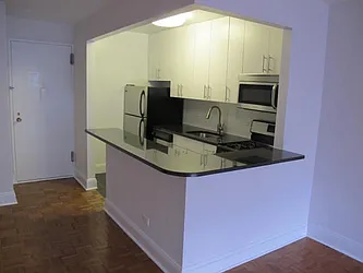 Rented by Metropolis Real Estate of Manhattan