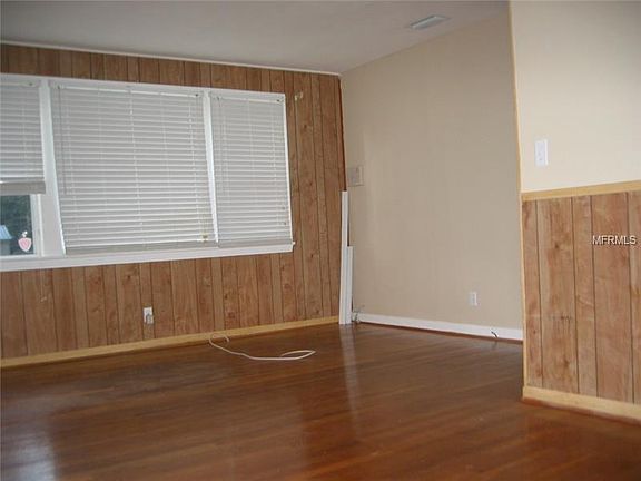 3rd image of 1604 N Ferrell St
