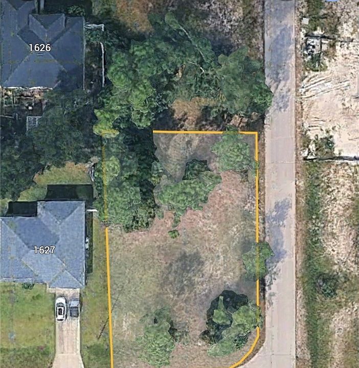 1st image of 1631 NE 35th St