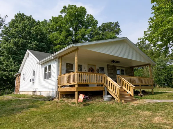 1517 N Ridgeport Ln, Bloomfield, IN 47424