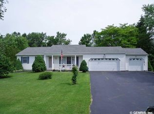 6015 Slocum Rd, Ontario, NY 14519