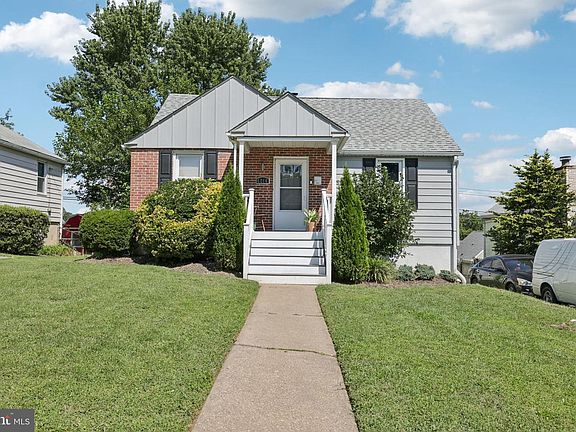 2nd image of 4214 Thorncliff Rd