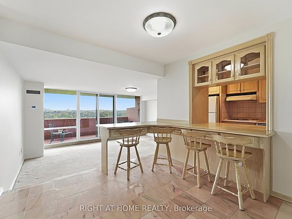 2nd image of 240 Scarlett Rd #2011