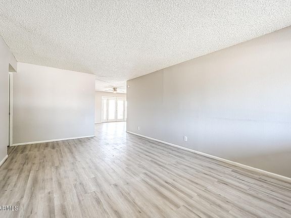 4th image of 3019 W LIBBY Street