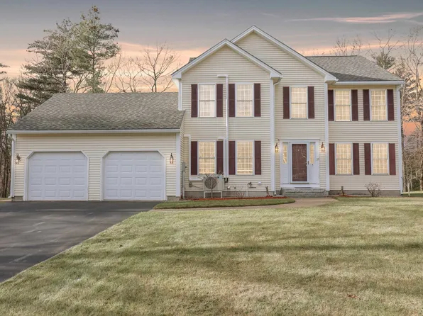 57 Stirling Avenue, Hooksett, NH 03106