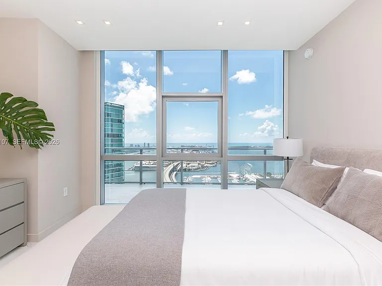 851 NE 1st Ave #Penthouse 4611-4611 — Photo 64