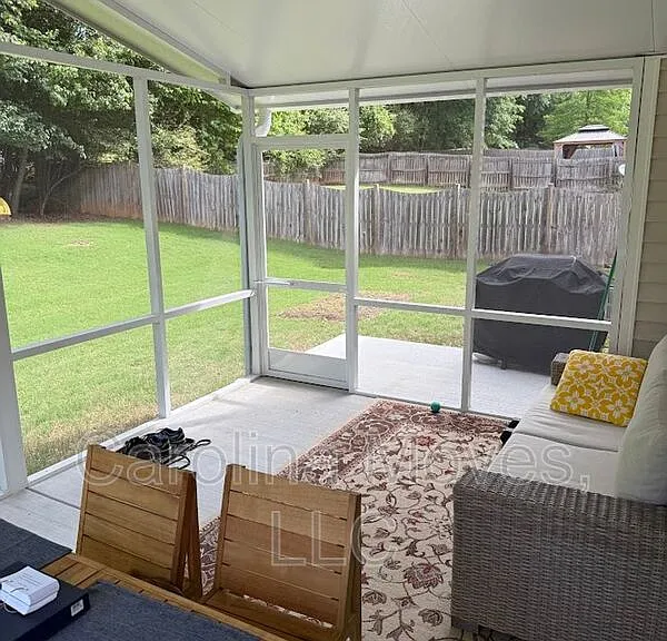 510 Grafton Ct — Photo 15
