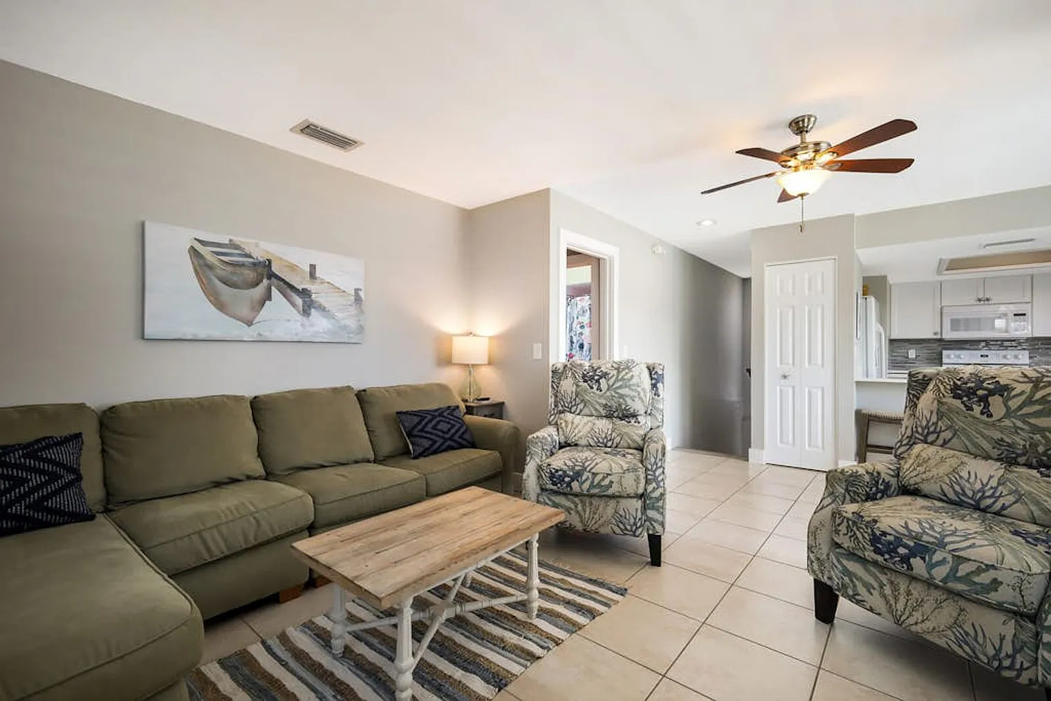 2 bed, 2.0 bath, 1205 sqft, $4,473 — Photo 2