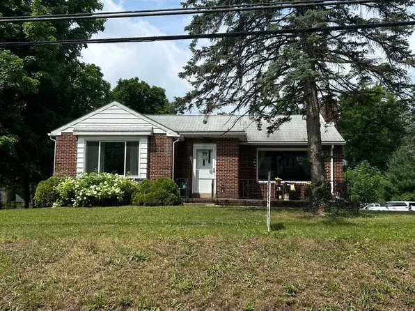477 Pleasant View Rd, New Cumberland, PA 17070