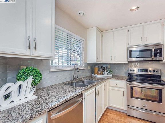 3rd image of 4385 Conejo Dr