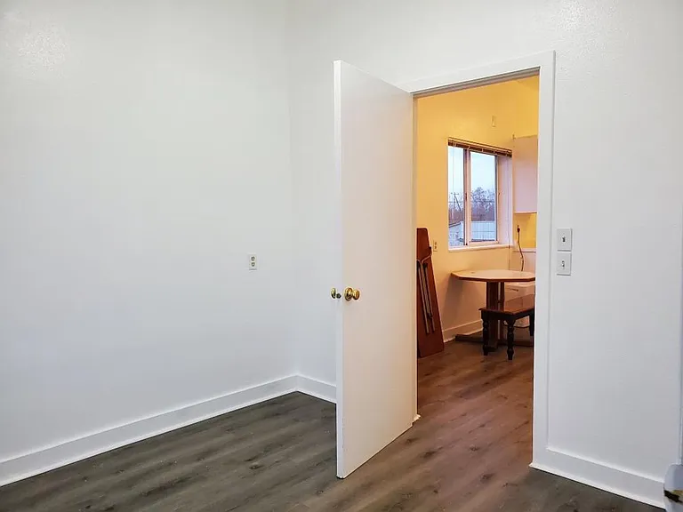 87 NE Harbor Ct — Photo 13