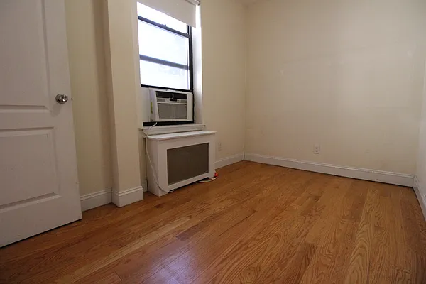 Rented by Luxor Homes & Investment Realty | media 30